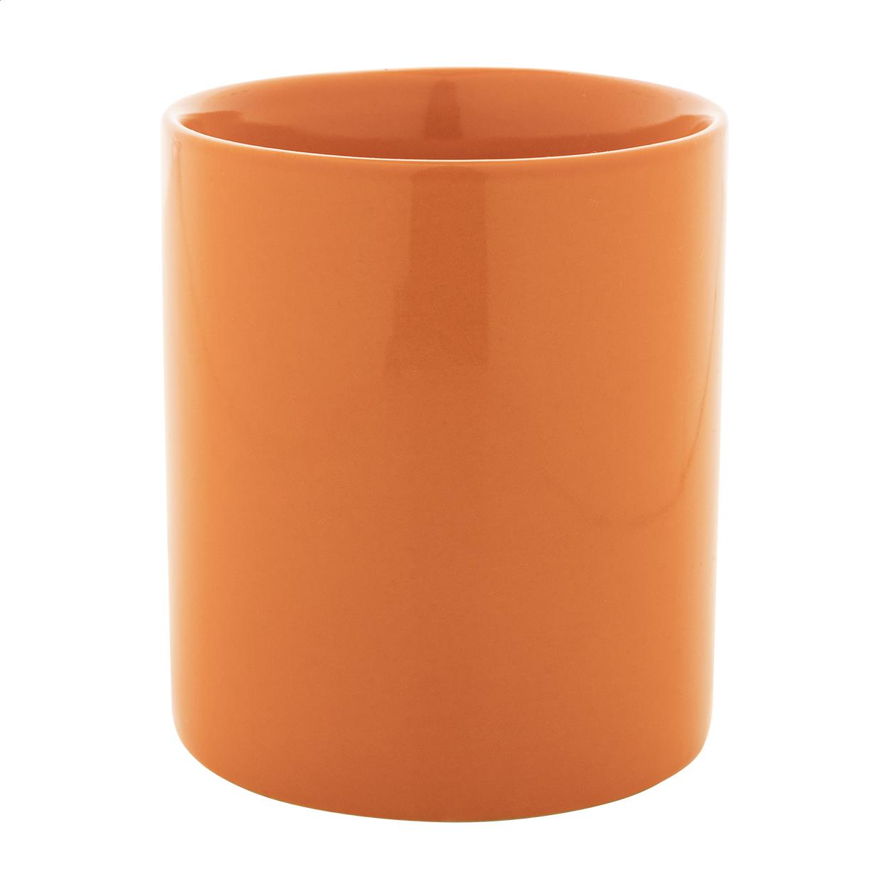 farbiger Keramikbecher