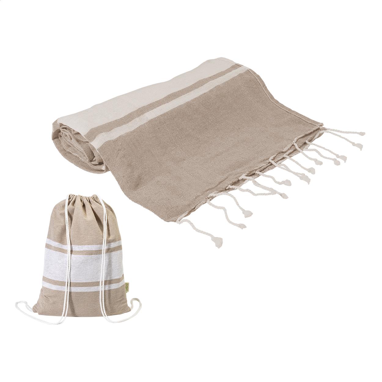 Strandtuch und Turnbeutel aus recycelter Baumwolle