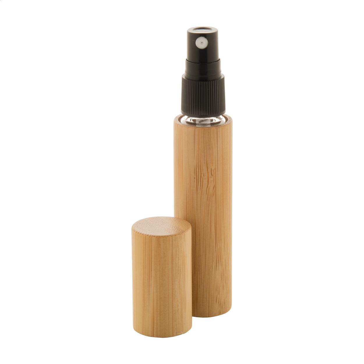 Parfümflasche aus Bambus