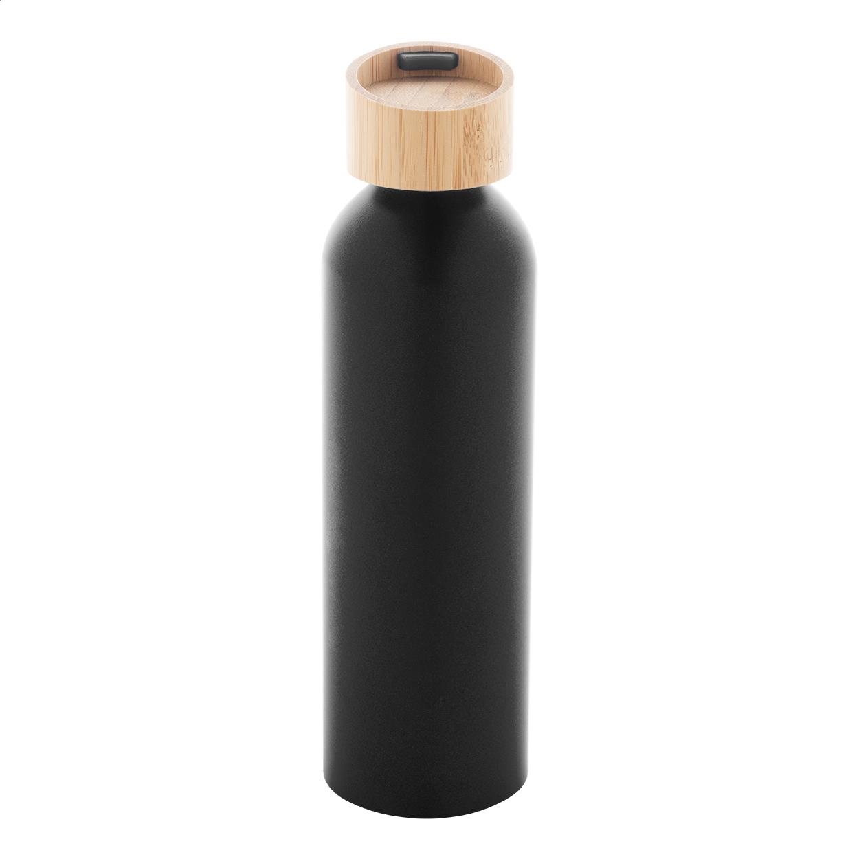 Flasche aus recyceltem Aluminium