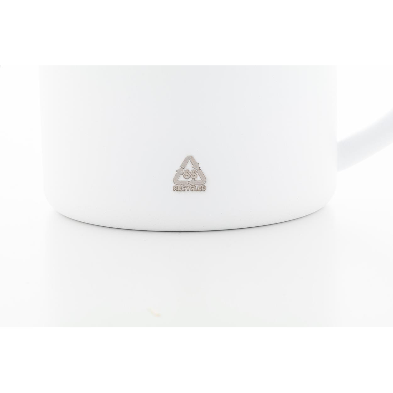 Tasse aus recyceltem Edelstahl